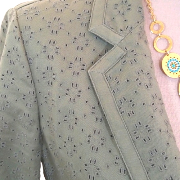 Dkny casual eyelet single breasted green jacket. - Picture 2 of 7